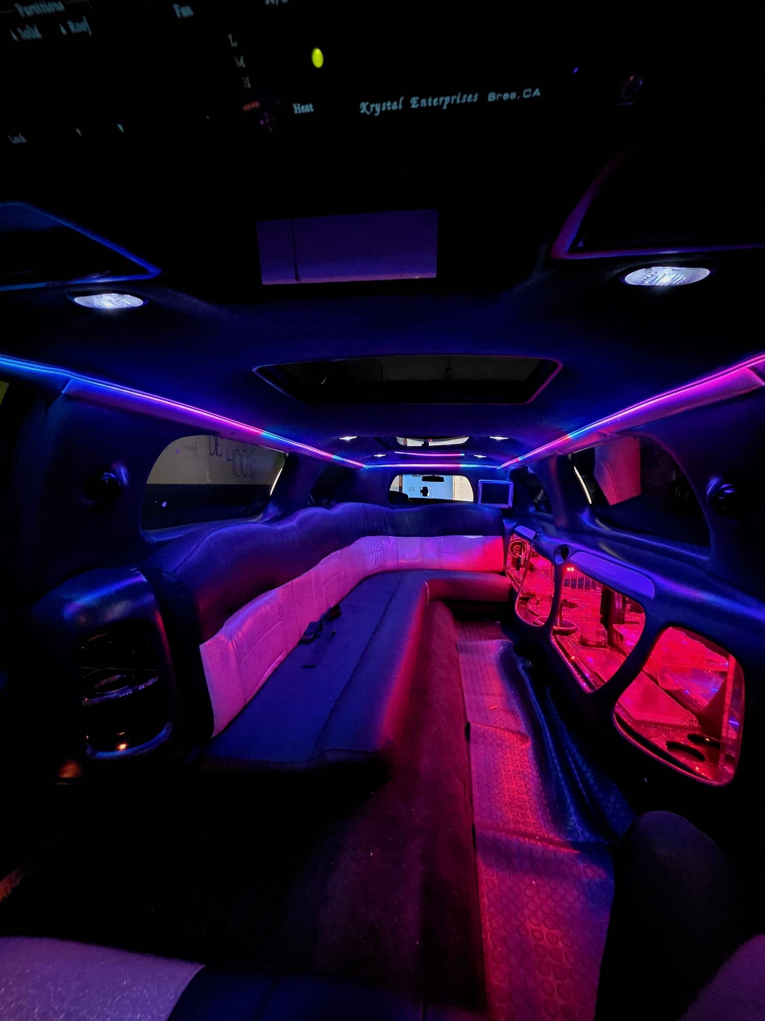 Interior de la limusina Lincoln Town Car Lavanda Perlado
